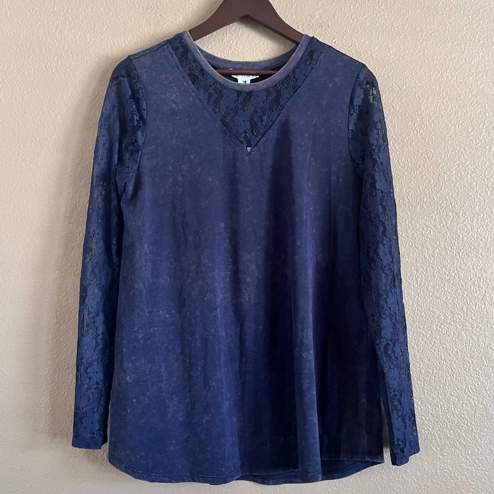 Loveriche Long Sleeve Lace Contrast Shirt Size Medium NWT